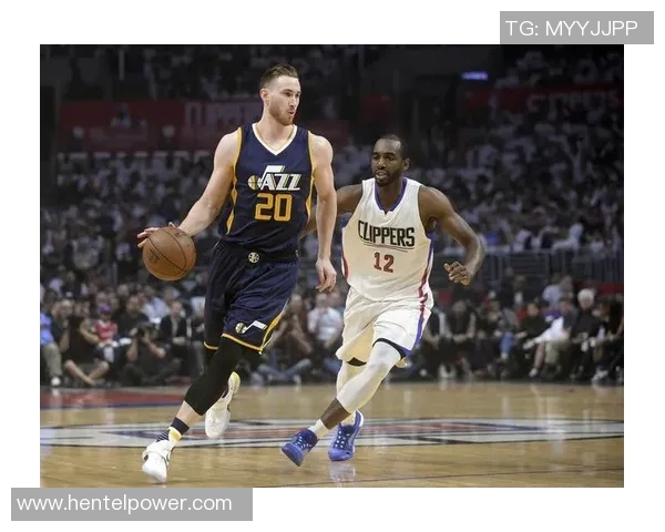 NBA爵士对快船赛事分析及双方近期状态对比探讨